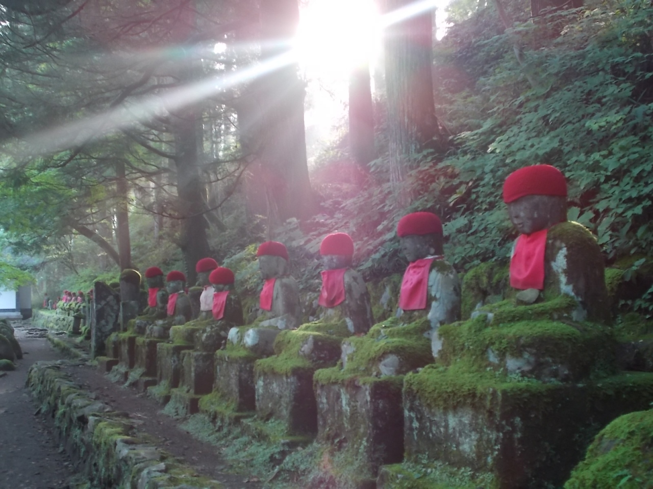 早朝の憾満ヶ淵と並び地蔵散歩 日光 栃木県 の旅行記 ブログ By アライグマの湯さん フォートラベル