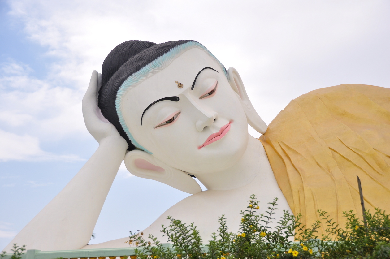 バゴー 寝仏を仰ぎ見る ミャンマー3日間の旅 1 9 その他の都市 ミャンマー の旅行記 ブログ By Muffinさん フォートラベル バゴー 寝仏を仰ぎ見る ミャンマー3日間の旅 1 9 その他の都市 ミャンマー の旅行記 ブログ By Muffinさん フォートラベル
