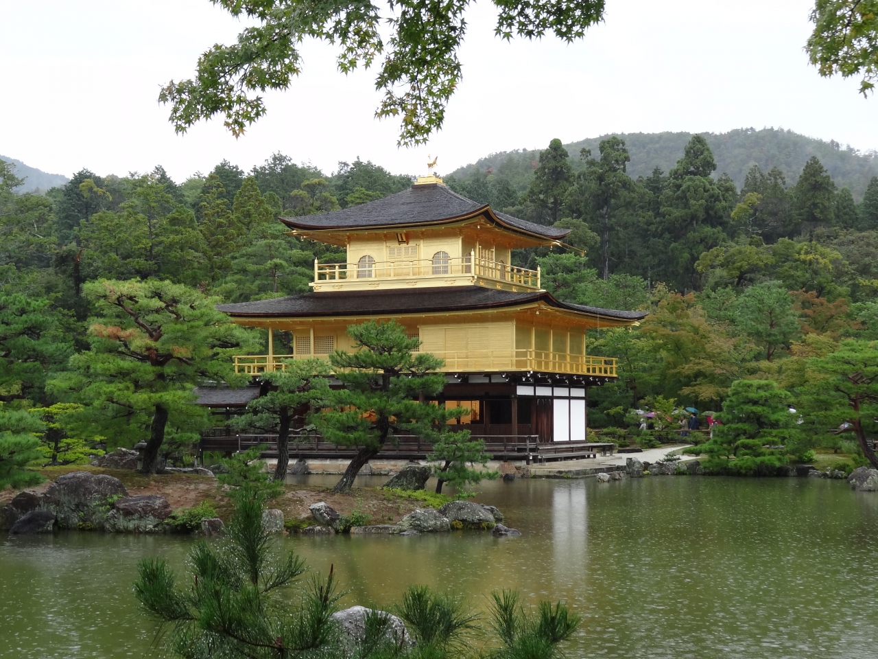 雨の京都日帰り旅 ｖｏｌ ２ 世界遺産 金閣寺 龍安寺 へ 京都の旅行記 ブログ By ひとぴちゃんさん フォートラベル