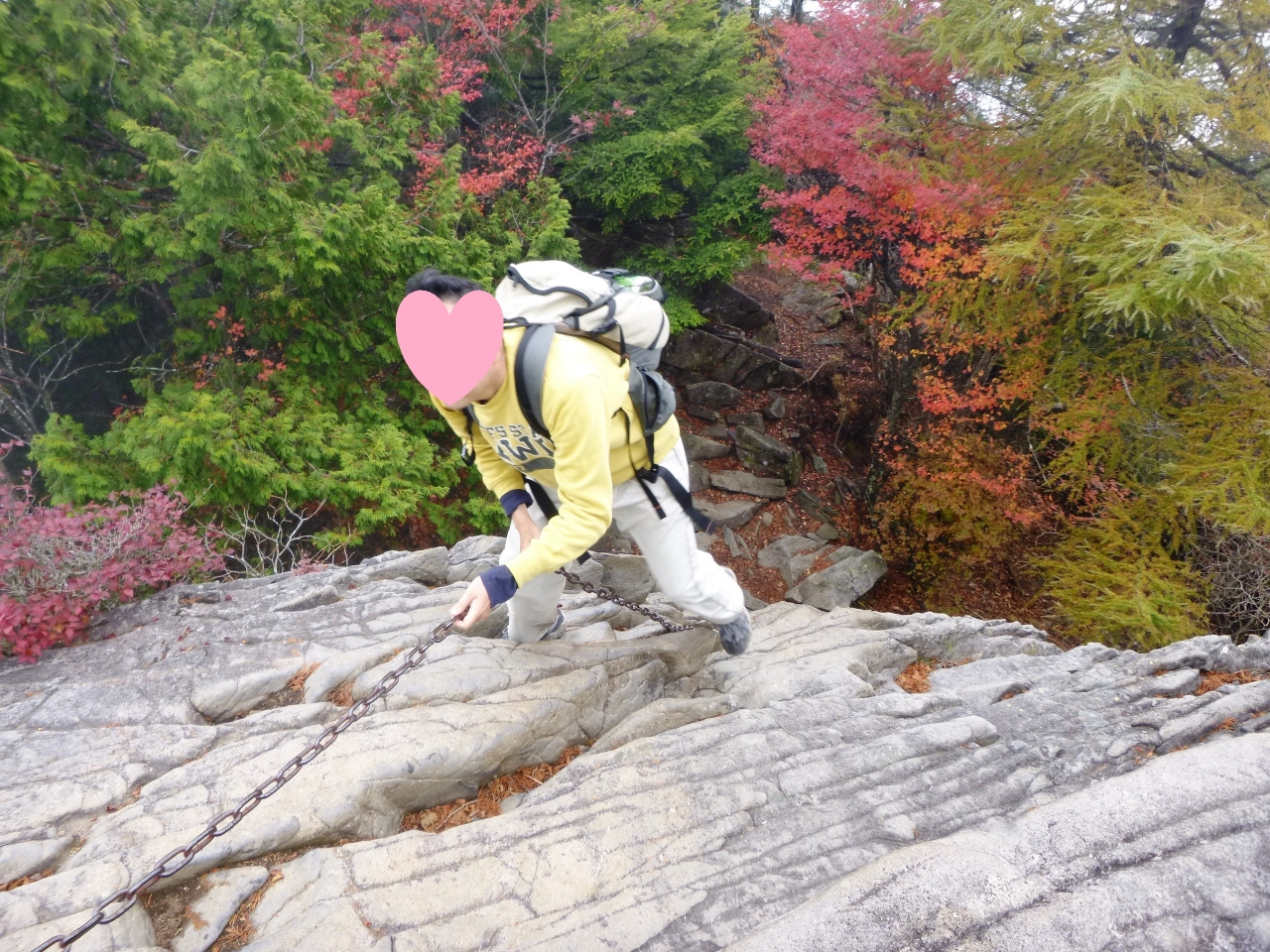 ｍ垂直な鎖場 ビビった乾徳山 山梨市 山梨県 の旅行記 ブログ By りくさん フォートラベル