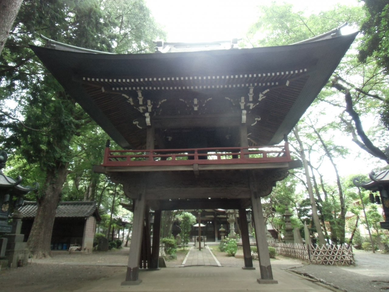 武蔵狛江 8世紀創建の古刹を当地に知行を得た江戸幕府旗本石谷氏が修復整備を果たし一族の菩提寺とした『泉龍寺』散歩