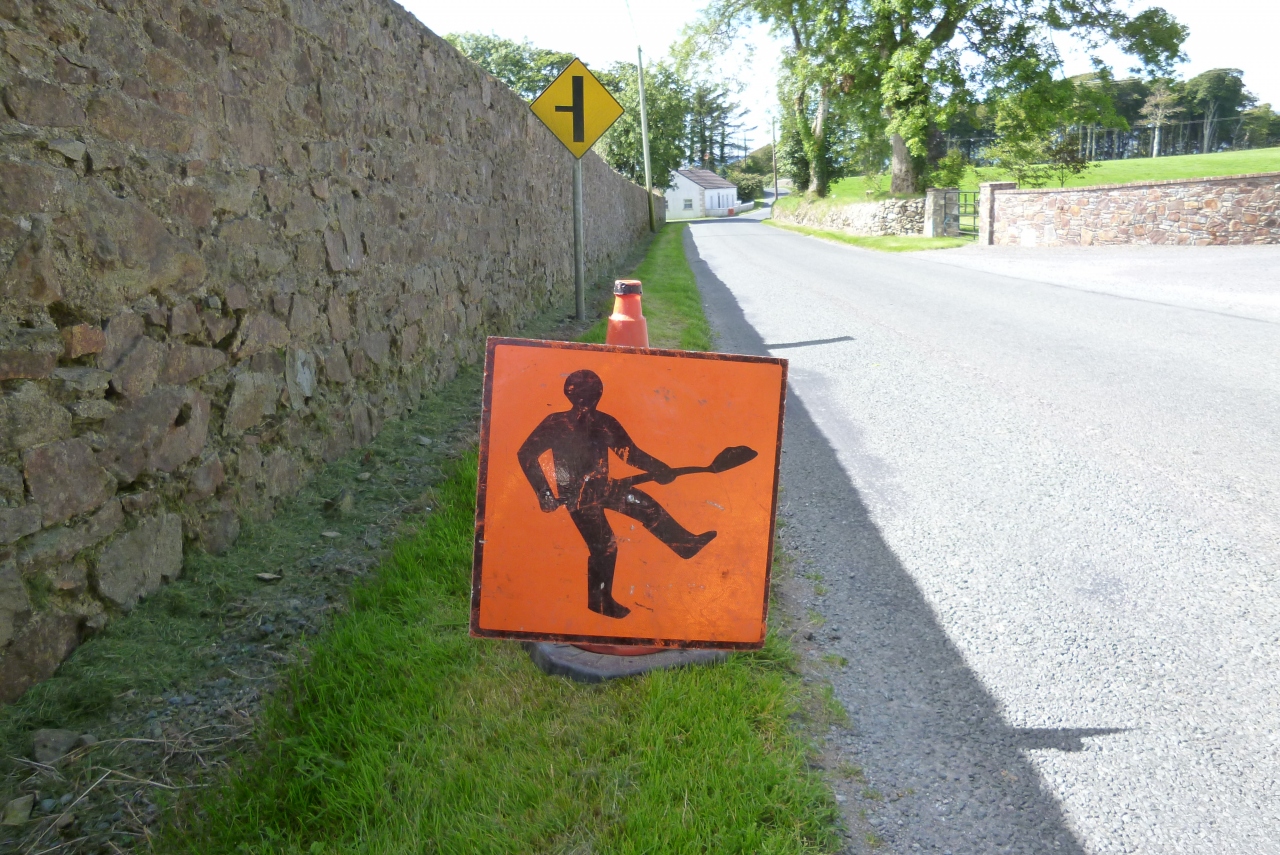 06 アイルランド旅行 道路標識もpopです ダブリン アイルランド の旅行記 ブログ By Menhir メンヒル さん フォートラベル