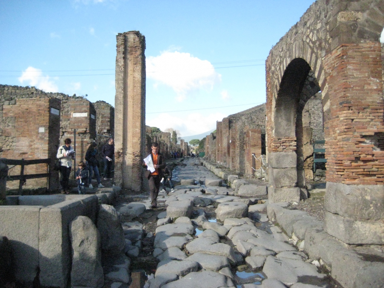 年末年始 ナポリ近郊の旅 想像以上にスリリングで笑えた旅だったよ ポンペイ編 ポンペイ イタリア の旅行記 ブログ By Elifさん フォートラベル