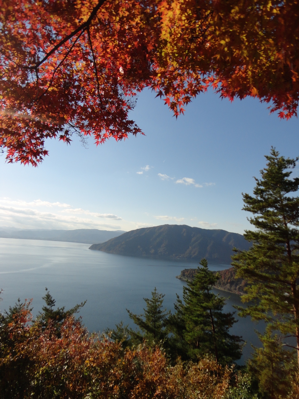 13年１１月 紅葉を見に奥琵琶湖へドライブ 奥琵琶湖 滋賀県 の旅行記 ブログ By かずママさん フォートラベル