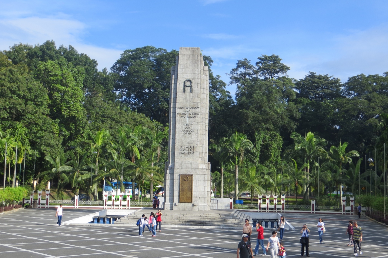 2012暮、マレーシア旅行記2(10/32):12月16日(2):クアラルンプール、国家記念碑、国章と州章