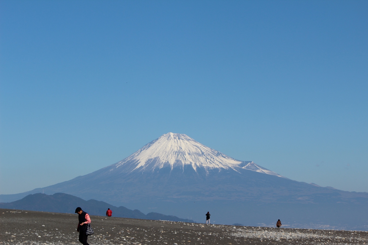 三保の松原から見た富士山と久能山東照宮 清水 静岡県 の旅行記 ブログ By 広州ヒロさん フォートラベル