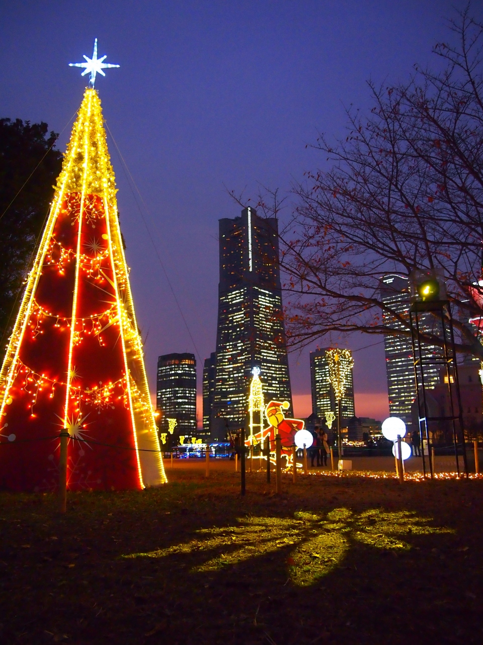 煌めく夜景 横浜 みなとみらい クリスマスイルミネーション2013 横浜 神奈川県 の旅行記 ブログ By Momotaさん フォートラベル