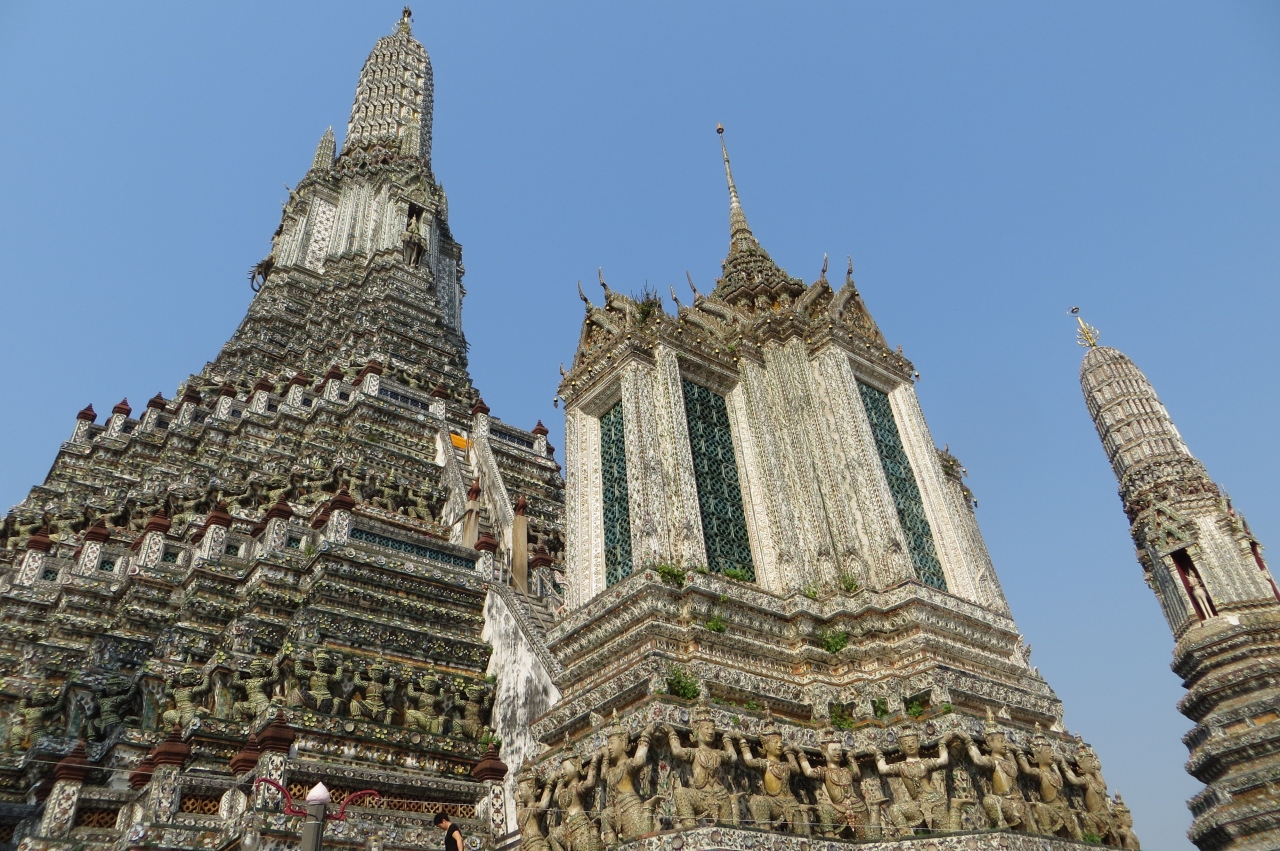 2013冬、タイ王国旅行記2(5/34):2月4日(4):バンコク、ワット・アルン(暁の寺)、須弥山を模した大石塔