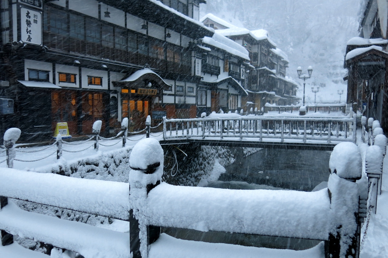 雪化粧の銀山温泉 銀山温泉 山形県 の旅行記 ブログ By Oakatさん フォートラベル 雪化粧の銀山温泉 銀山温泉 山形県 の旅行記 ブログ By Oakatさん フォートラベル