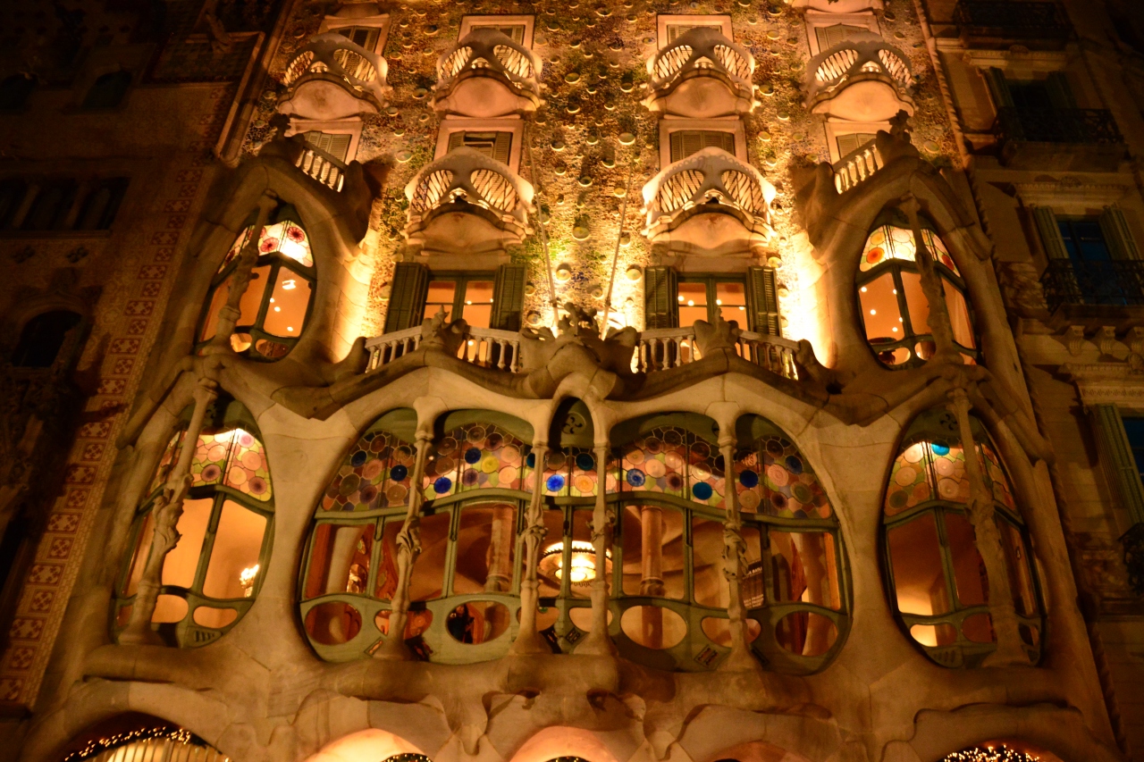 夜の街歩き バルセロナ観光２ スペイン イスタンブール旅行記3 バルセロナ スペイン の旅行記 ブログ By Shicunさん フォートラベル