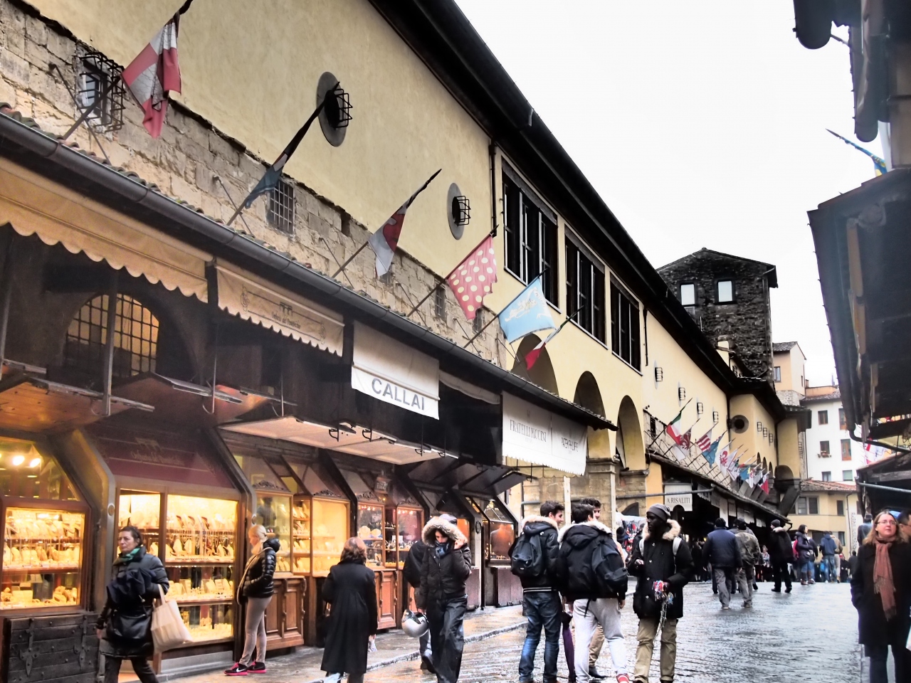 初イタリア旅行は 母娘2人でカルチャーショック受けまくり Vol 8 雨ニモマケズ フィレンツェの街並み散策 青空をバックに 大聖堂を撮影せずに帰国出来ないぞぉ 編 フィレンツェ イタリア の旅行記 ブログ By Juniper Breezeさん フォートラベル