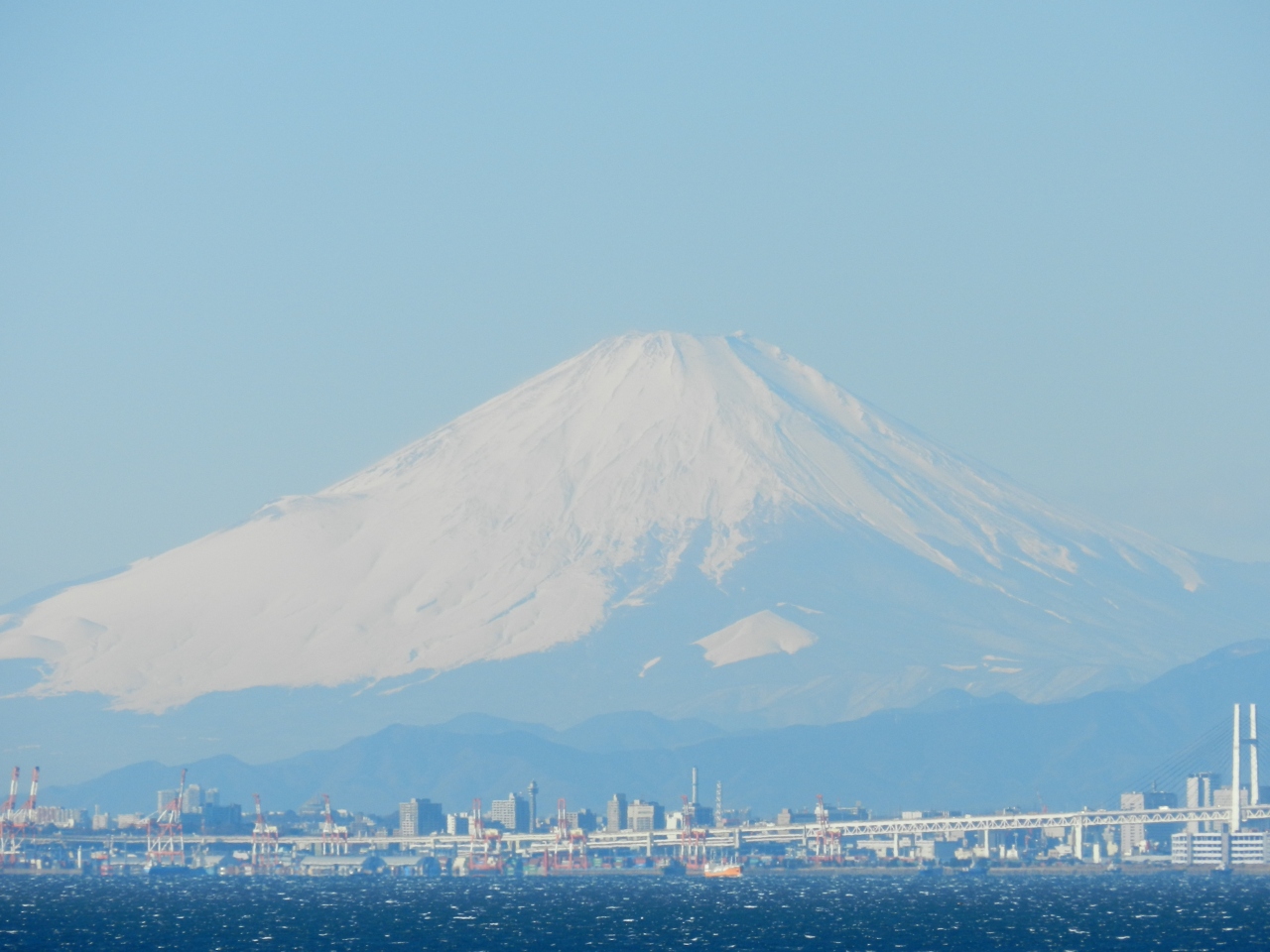海ほたる から見る世界遺産 富士山 は超絶景 13年末 東京 千葉の旅 その５ 木更津 千葉県 の旅行記 ブログ By Joecoolさん フォートラベル