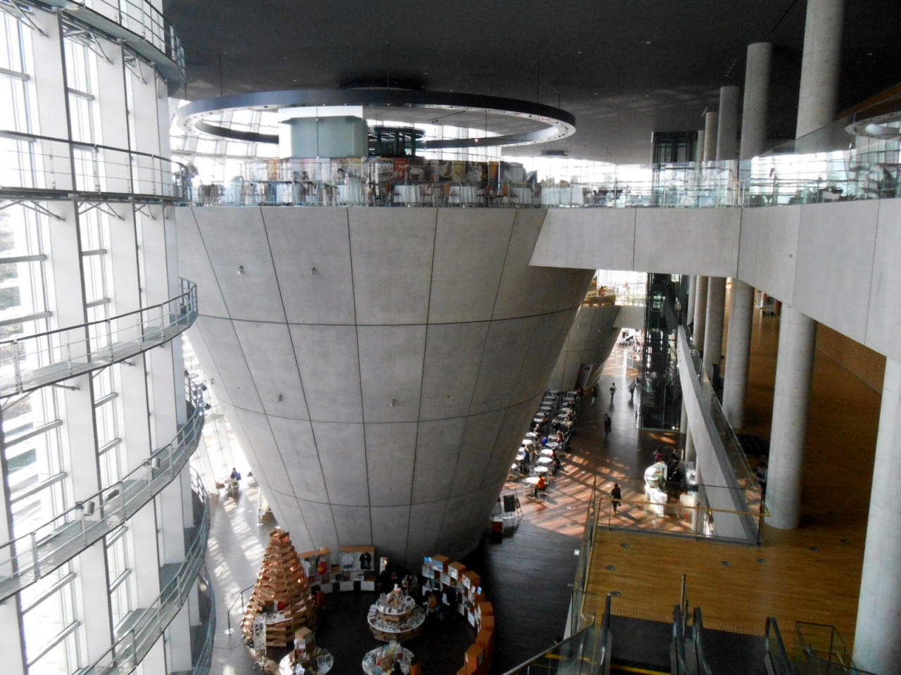 おしゃべりな案内人と行く東京観光 六本木 東京 の旅行記 ブログ By さくらいろさん フォートラベル