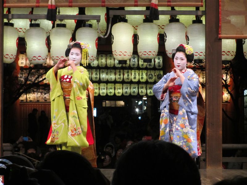 嵐の京都観光 後編 東山花灯路で舞妓さんが 東山 祇園 北白川 京都 の旅行記 ブログ By うるるさん フォートラベル 嵐の京都観光 後編 東山花灯路で舞妓さんが 東山 祇園 北白川 京都 の旅行記 ブログ By うるるさん フォートラベル