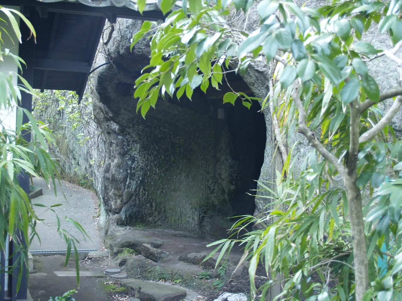 北鎌倉東慶寺のやぐら 神奈川県の旅行記 ブログ By ドクターキムルさん フォートラベル