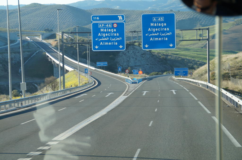 14 何か変だぞ スペイン道路事情 くるま事情 その他の都市 スペイン の旅行記 ブログ By Chiaki Kさん フォートラベル