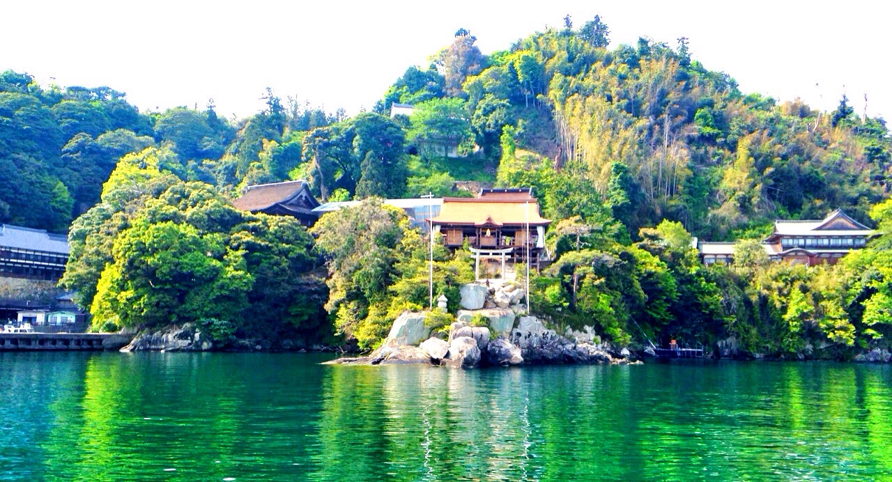 西国三十三所観音霊場 第三十番札所 宝厳寺がある琵琶湖に浮かぶ無人島 竹生島へ 長浜 滋賀県 の旅行記 ブログ By ショウレンさん フォートラベル 西国三十三所観音霊場 第三十番札所 宝厳寺がある琵琶湖に浮かぶ無人島 竹生島へ 長浜 滋賀県 の旅行記 ブログ By ショウレンさん フォートラベル