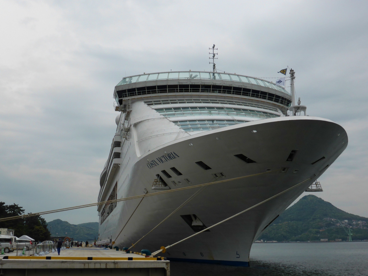 やって来ました 豪華客船コスタ ビクトリァと新鋭護衛艦 佐世保 長崎県 の旅行記 ブログ By Saikai99さん フォートラベル やって来ました 豪華客船コスタ ビクトリァと新鋭護衛艦 佐世保 長崎県 の旅行記 ブログ By Saikai99さん フォートラベル