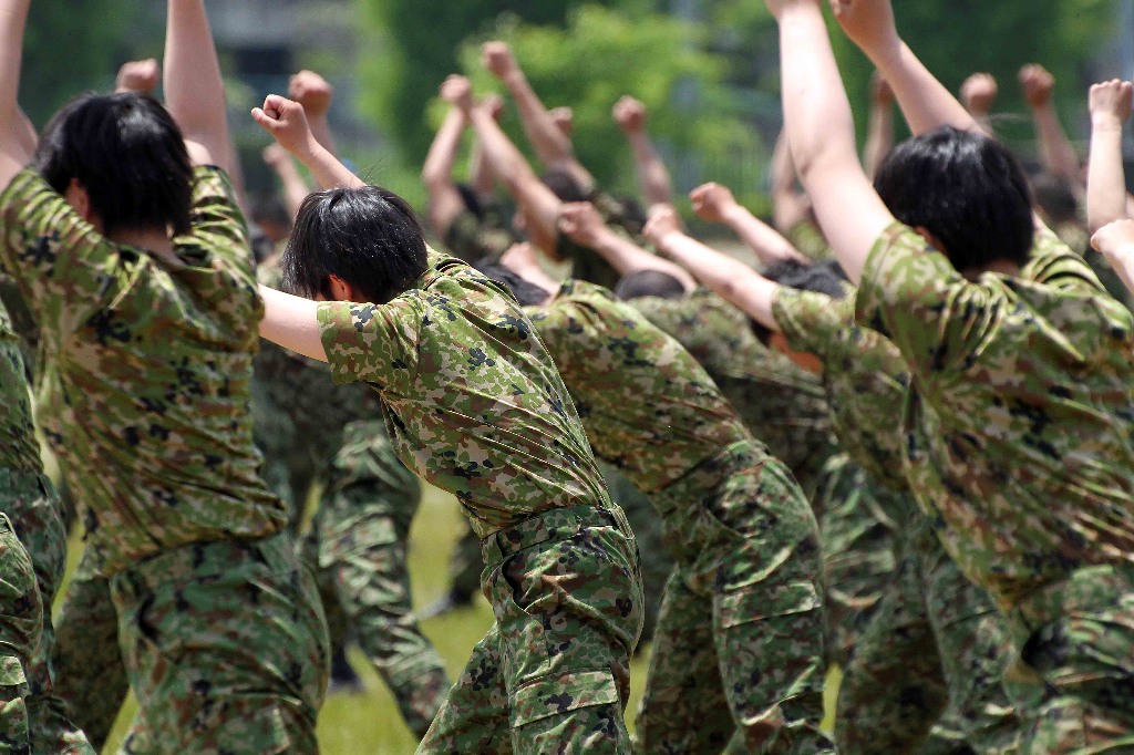 女性自衛官 自衛隊体操 大津駐屯地 創立記念行事 陸上自衛隊 ２０１４ 大津 滋賀県 の旅行記 ブログ By Bakanekoさん フォートラベル