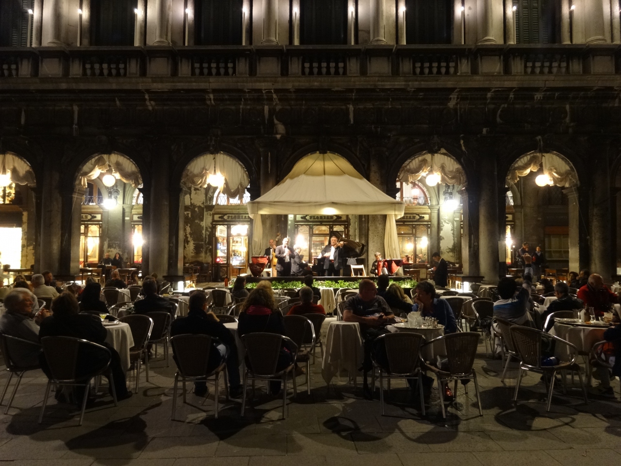 夜のサン マルコ広場と離島に行った ベネチア イタリア の旅行記 ブログ By けいすさん フォートラベル