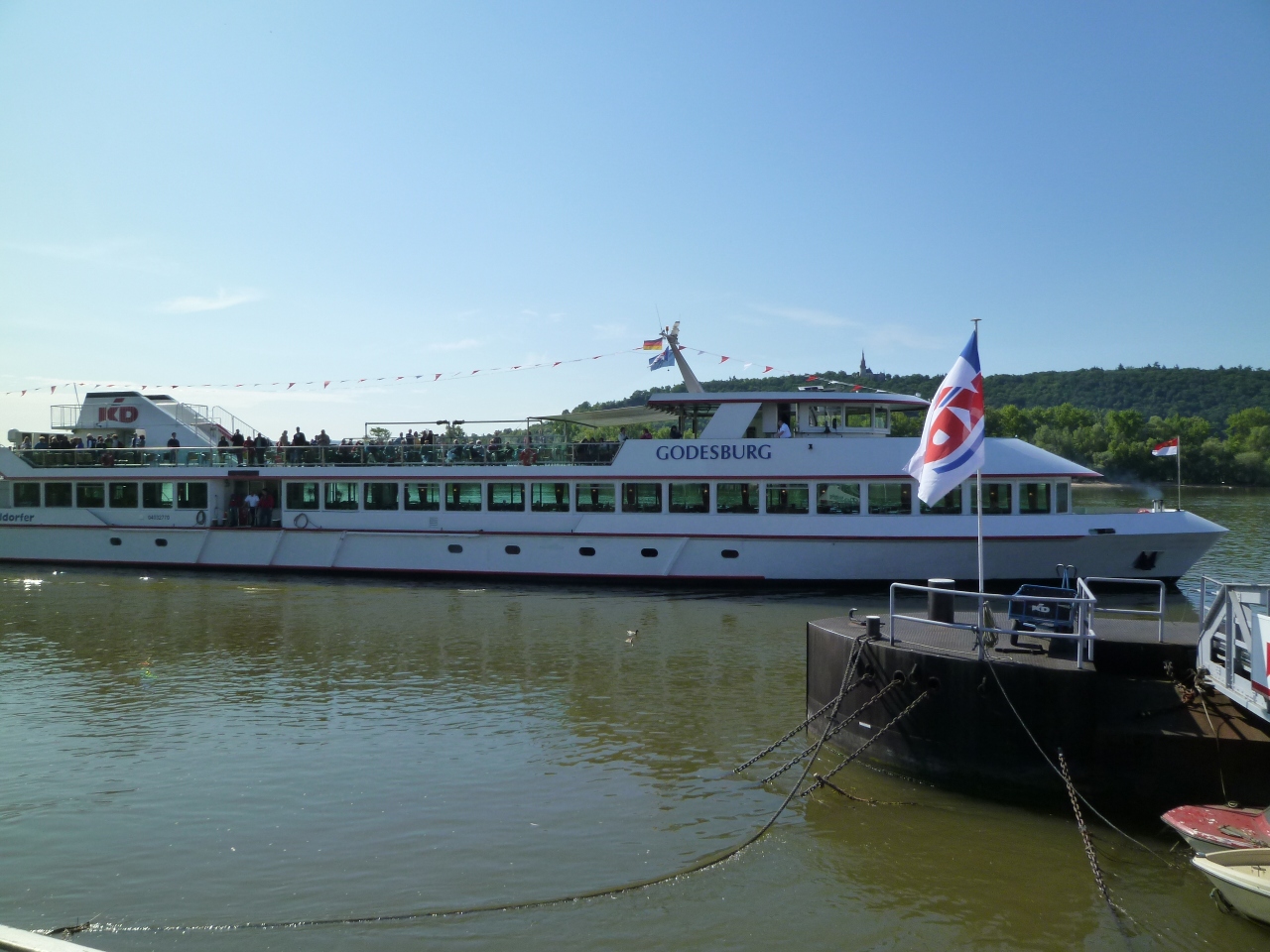 初めてのドイツ旅行 ２日目 フランクフルト リューデスハイム ライン川クルーズ ケルン ベルリン ドイツの旅行記 ブログ By 俺たち定年隊さん フォートラベル