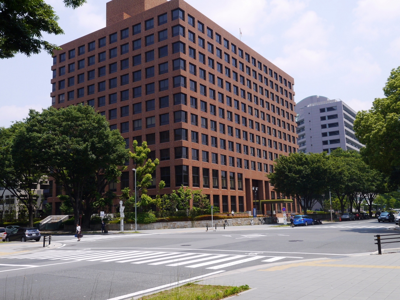 6/19裁判所ってどんなとこ。 裁判所を見学、傍聴 その前には地下食堂でランチ。
