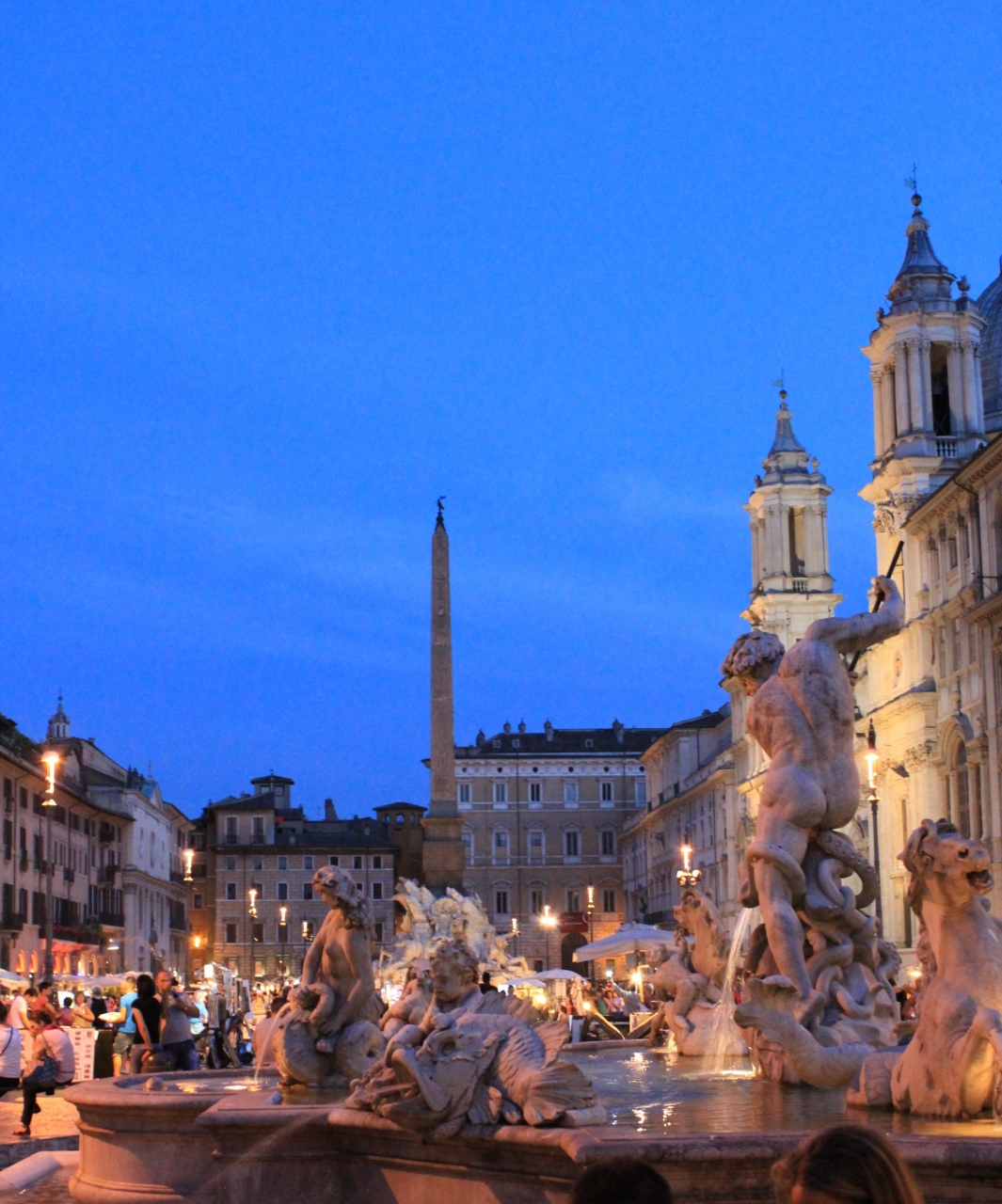 夜のナヴォーナ広場 トレヴィの泉 ローマ イタリア の旅行記 ブログ By 手づくりジャムもとさん フォートラベル