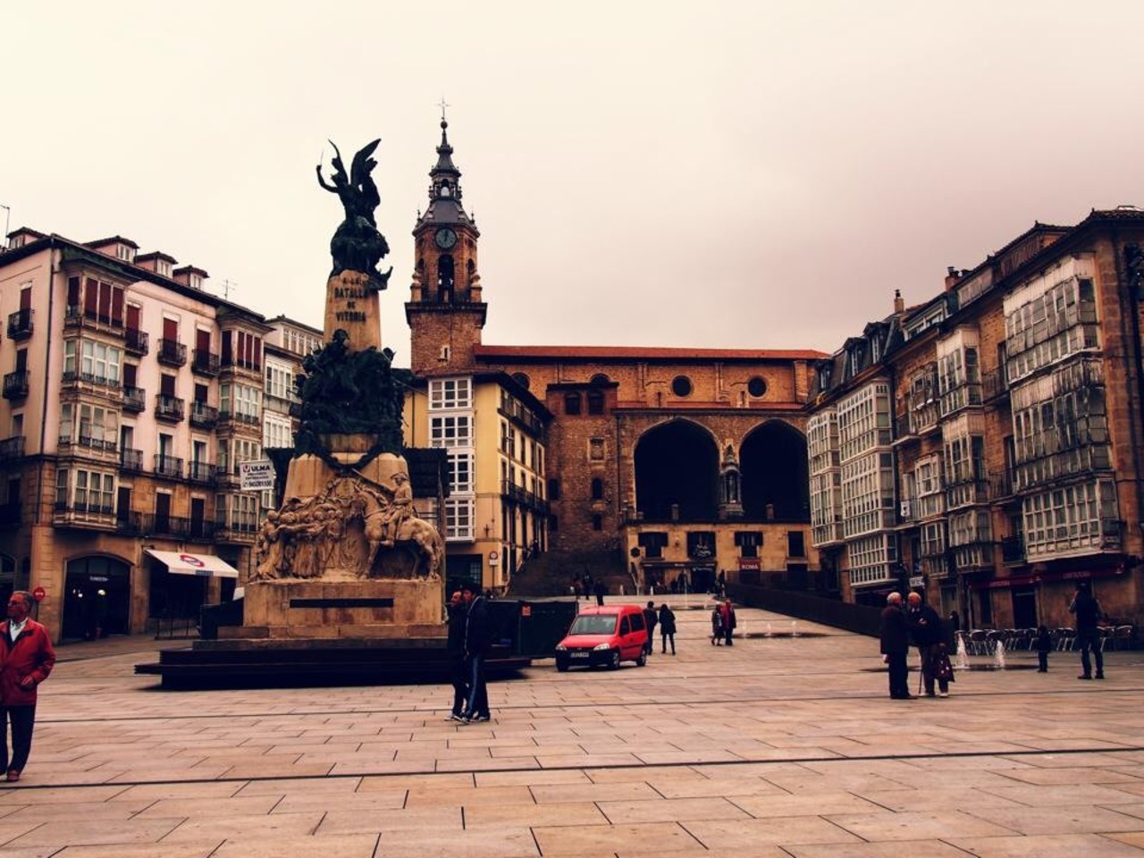 『ビトリアで壁のアートに出会う旅。』ビトリア(スペイン)の旅行記・ブログ by Gatitaさん【フォートラベル】