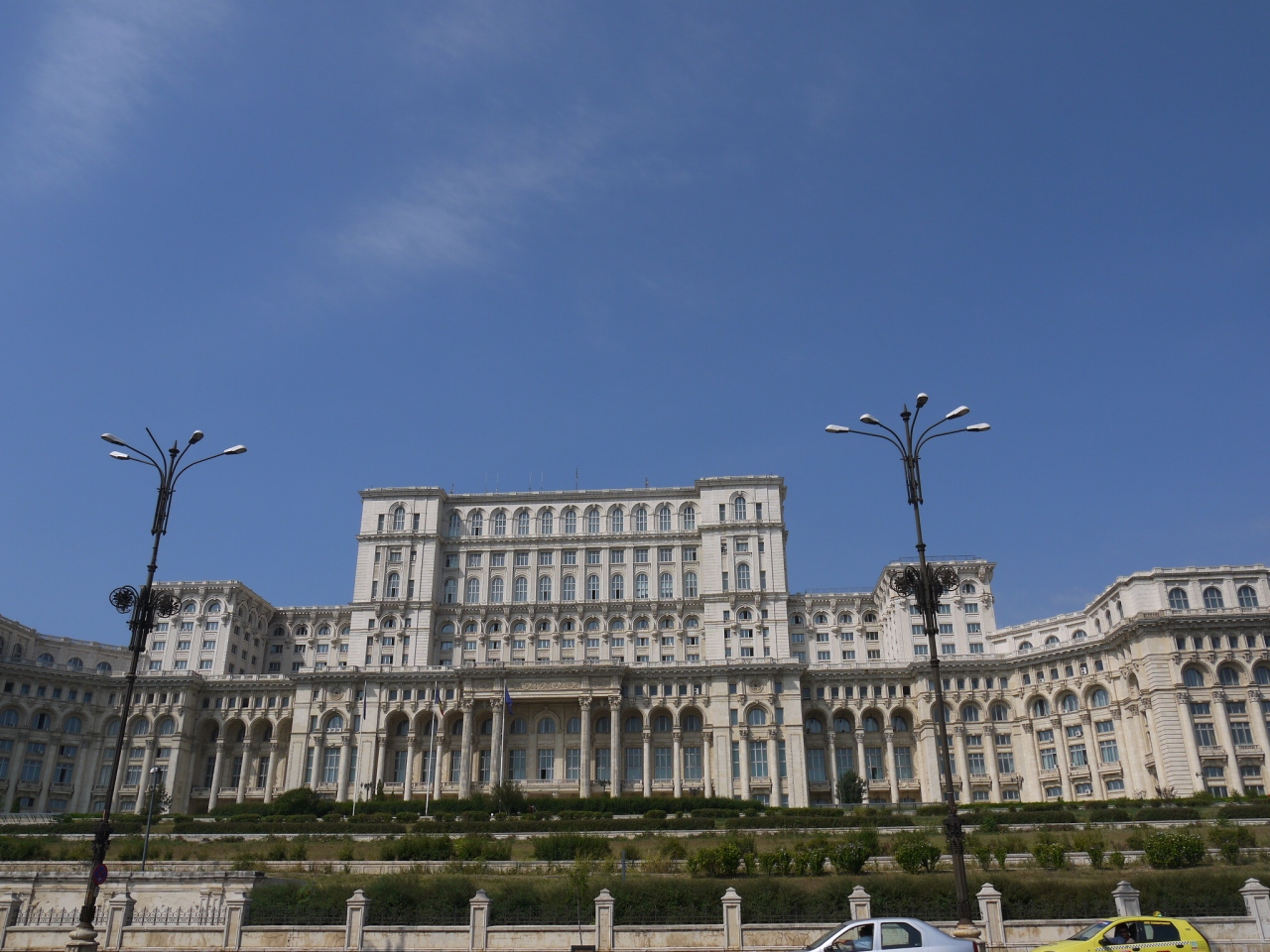 共産主義から民主化革命をへて25年 ブカレスト ルーマニア の旅行記 ブログ By Grimmさん フォートラベル 共産主義から民主化革命をへて25年 ブカレスト ルーマニア の旅行記 ブログ By Grimmさん フォートラベル