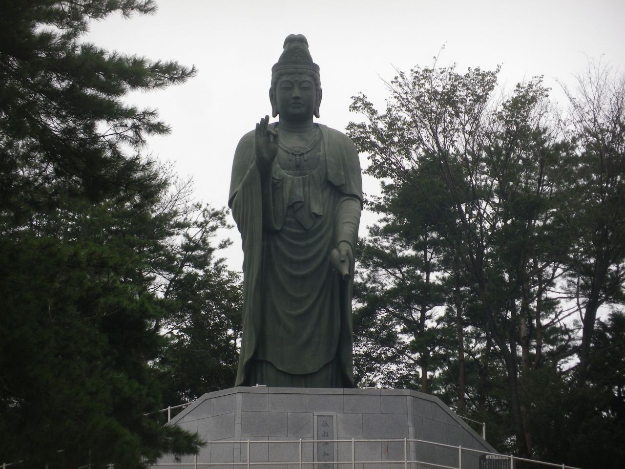 青梅の花と歴史の寺 塩船観音寺を散策しました 青梅 東京 の旅行記 ブログ By タビガラスさん フォートラベル