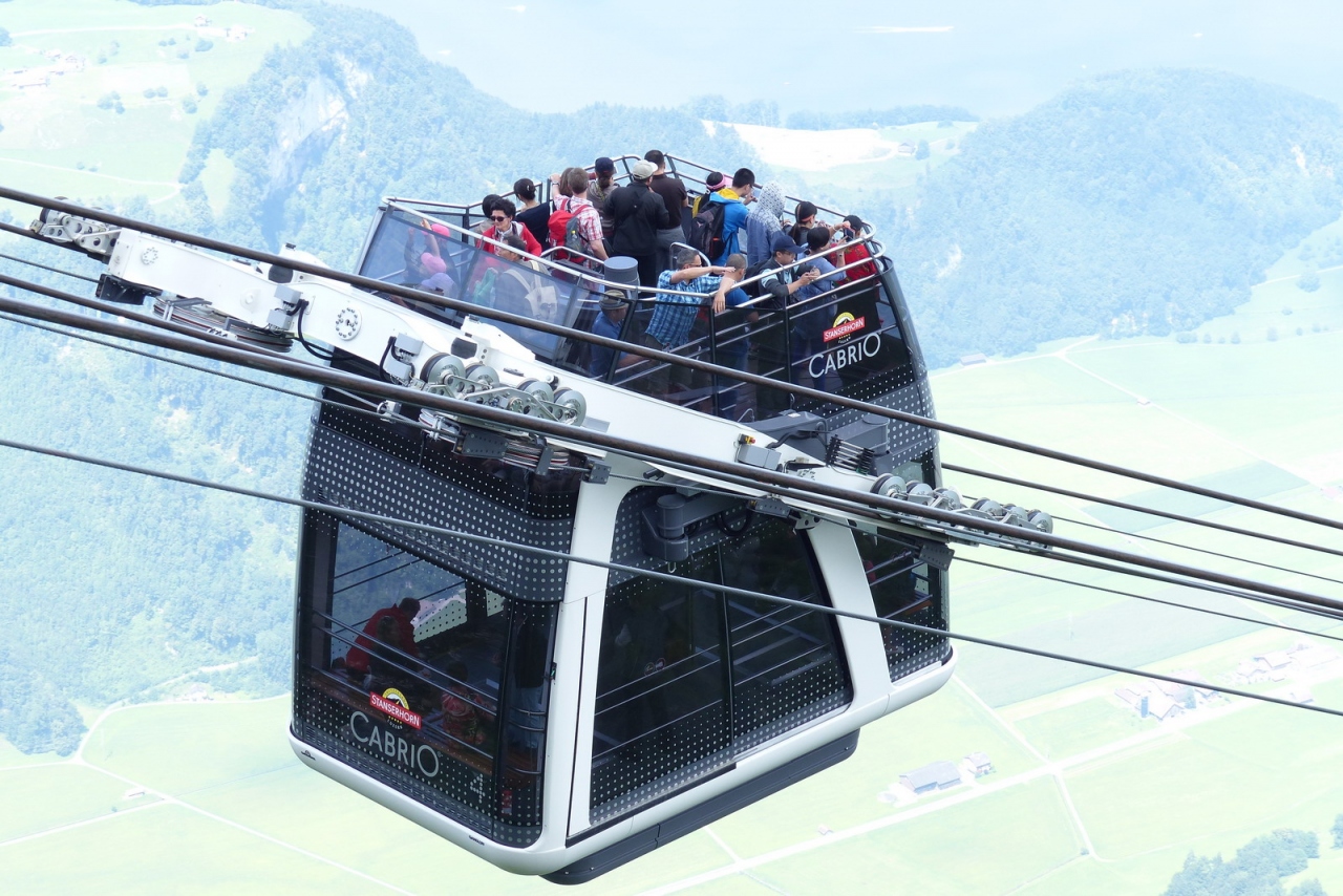 世界初 オープンデッキ付き２階建てロープウェイ ティトゥリス山周辺 スイス の旅行記 ブログ By Jtbさん フォートラベル