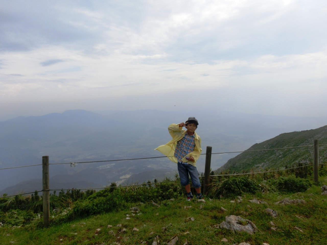 孫3人と伊吹山 標高1 377m に登ってきました 米原 滋賀県 の旅行記 ブログ By 孫5人のジィジさん フォートラベル