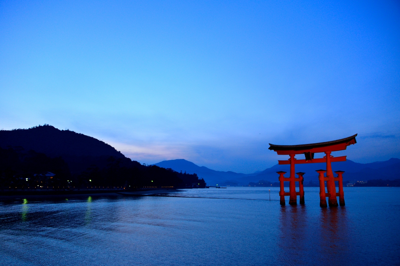 13 美しい瀬戸内 広島周辺 をぶらりと巡る旅 ２ 日本三景の地 宮島へ 嚴島神社トワイライト編 宮島 厳島神社 広島県 の旅行記 ブログ By 紅い翼さん フォートラベル