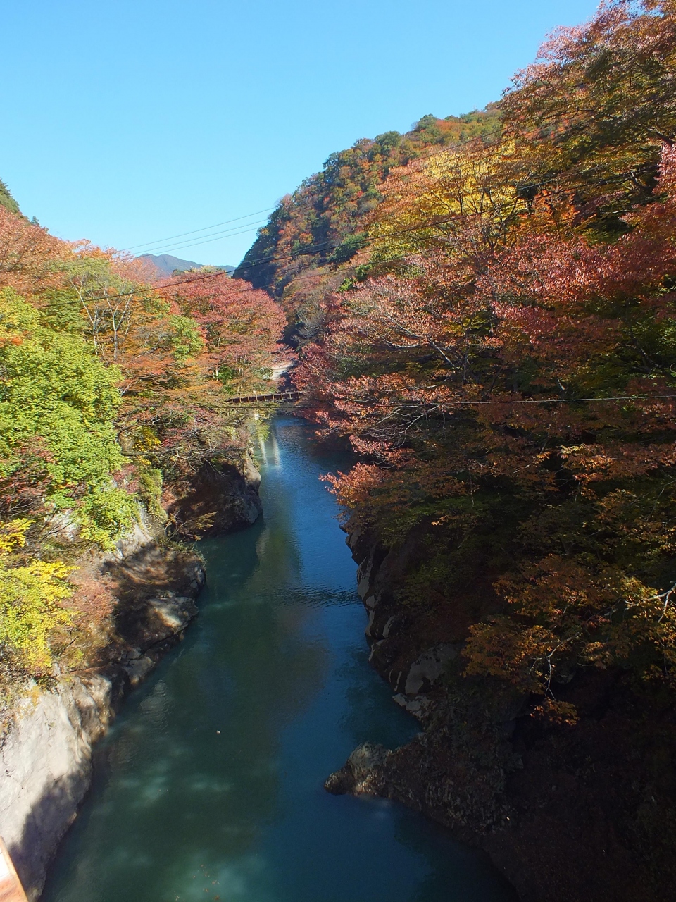 錦秋の川原湯温泉 吾妻渓谷を歩く 川原湯温泉 群馬県 の旅行記 ブログ By Streamさん フォートラベル