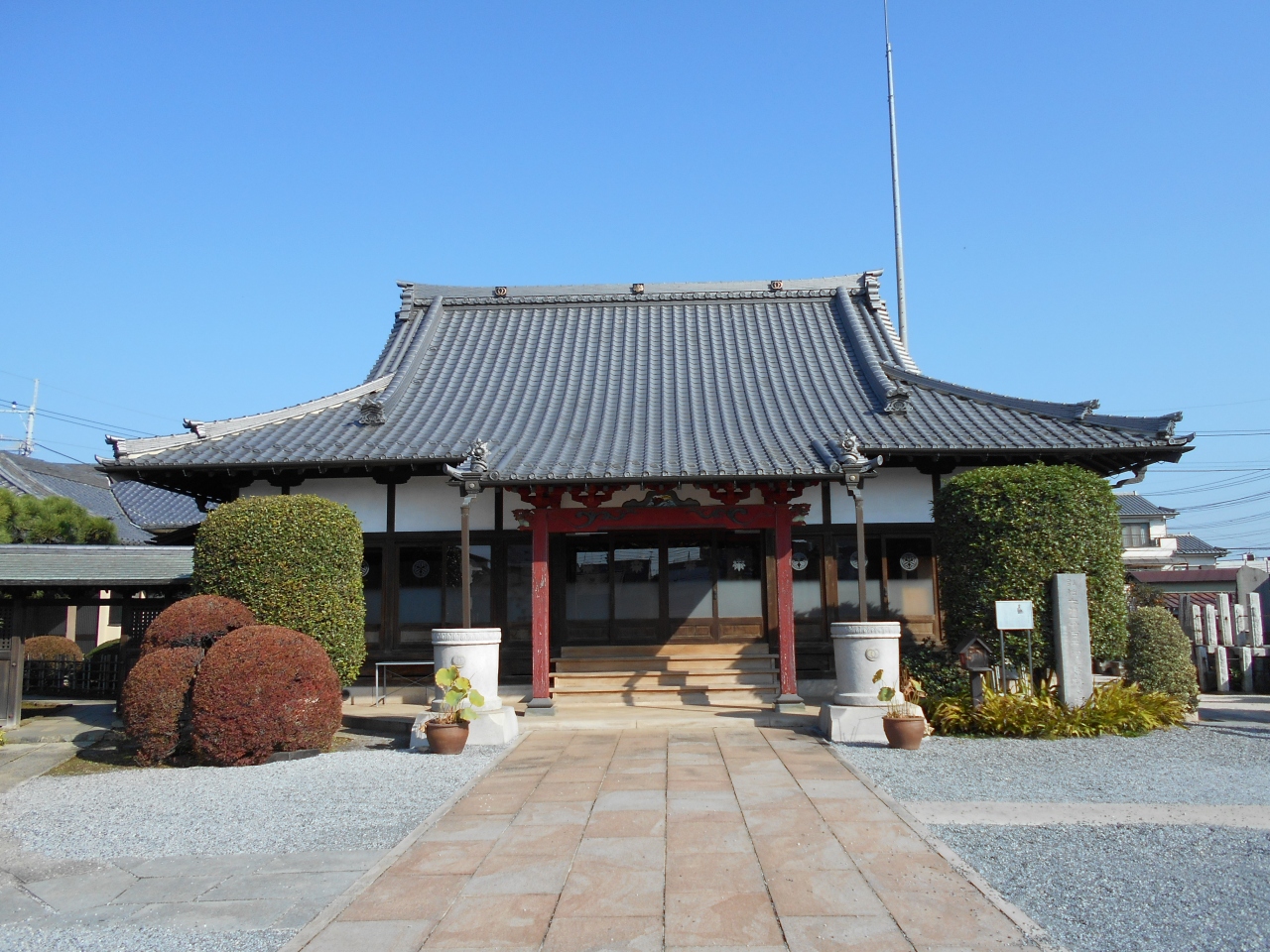 下総古河 15世紀創建で従前は鎌倉の寺院であったが鎌倉府を追われた足利成氏に従って古河に移転、江戸時代に将軍家光の寄進を受けた『神宮寺』散歩