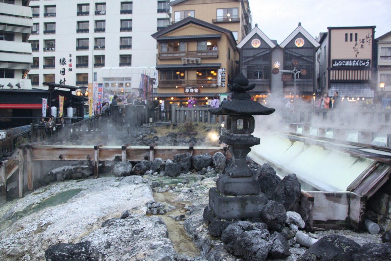 紅葉と温泉を楽しむ日光 草津 鬼怒川の旅 1日目 草津温泉 群馬県 の旅行記 ブログ By 旅好き長さんさん フォートラベル