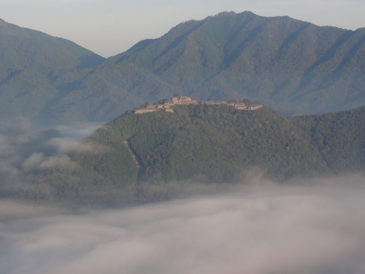 紅葉真っ盛りの大山登山と雲海に浮かぶ竹田城を立雲峡から眺める2泊3日の旅 その2 竹田城編 朝来 生野 兵庫県 の旅行記 ブログ By Mirabellaさん フォートラベル 紅葉真っ盛りの大山登山と雲海に浮かぶ竹田城を立雲峡から眺める2泊3日の旅 その2 竹田城編 朝来 生野 兵庫県 の旅行記 ブログ By Mirabellaさん フォートラベル