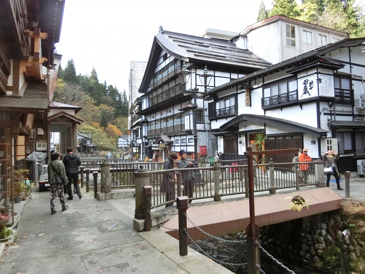 1泊新幹線 バスツアーで紅葉観光 銀山温泉編 1 銀山温泉 山形県 の旅行記 ブログ By しんどくさん フォートラベル 1泊新幹線 バスツアーで紅葉観光 銀山温泉編 1 銀山温泉 山形県 の旅行記 ブログ By しんどくさん フォートラベル