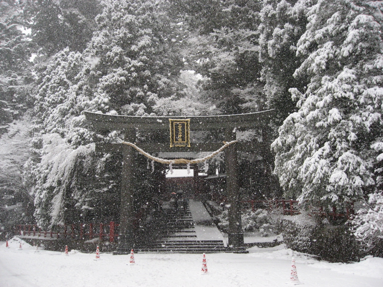 13 雪の日光東照宮と凍りついた華厳の滝 日光 栃木県 の旅行記 ブログ By Satobuさん フォートラベル 13 雪の日光東照宮と凍りついた華厳の滝 日光 栃木県 の旅行記 ブログ By Satobuさん フォートラベル