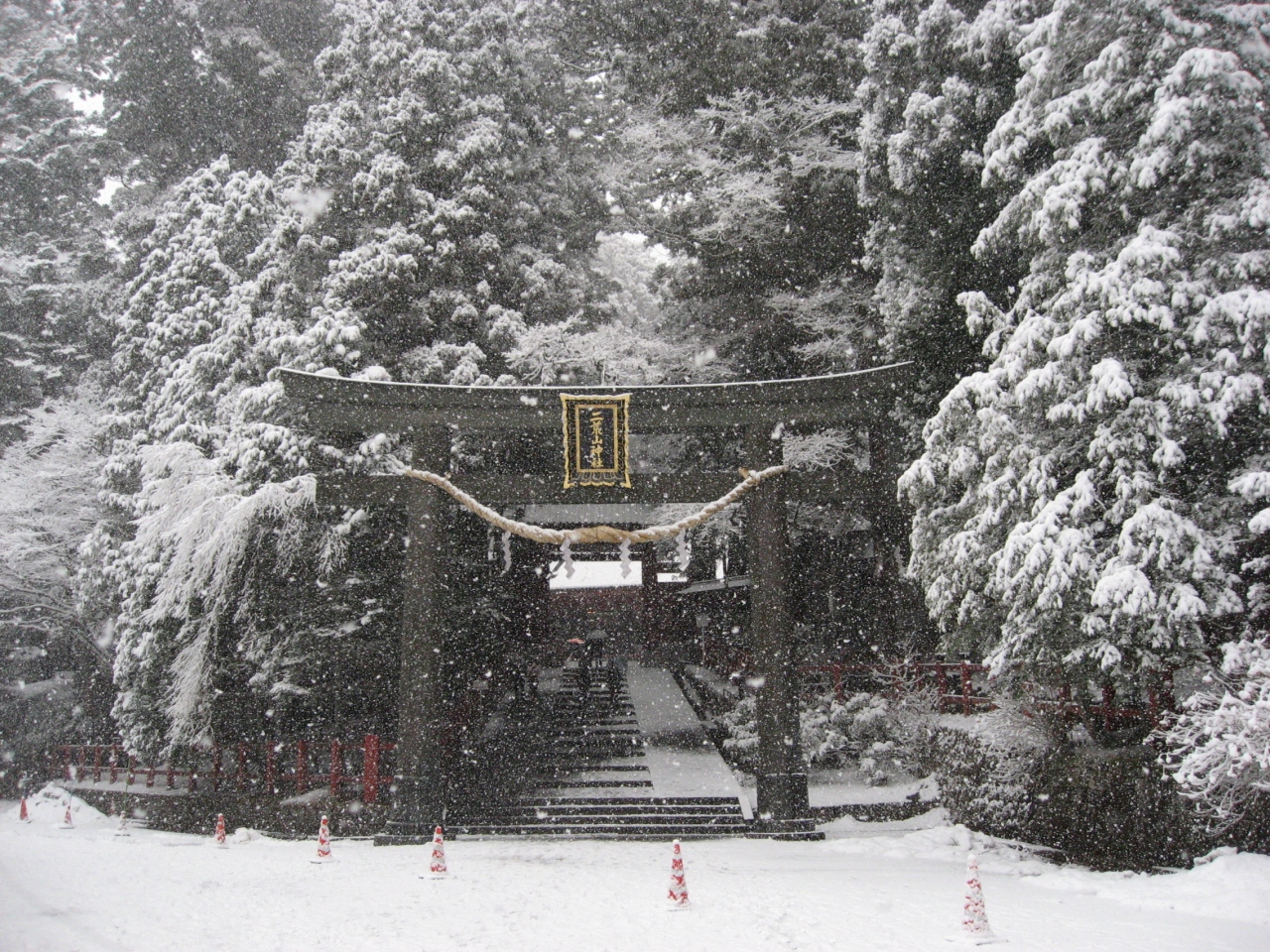 13 雪の日光東照宮と凍りついた華厳の滝 日光 栃木県 の旅行記 ブログ By Satobuさん フォートラベル