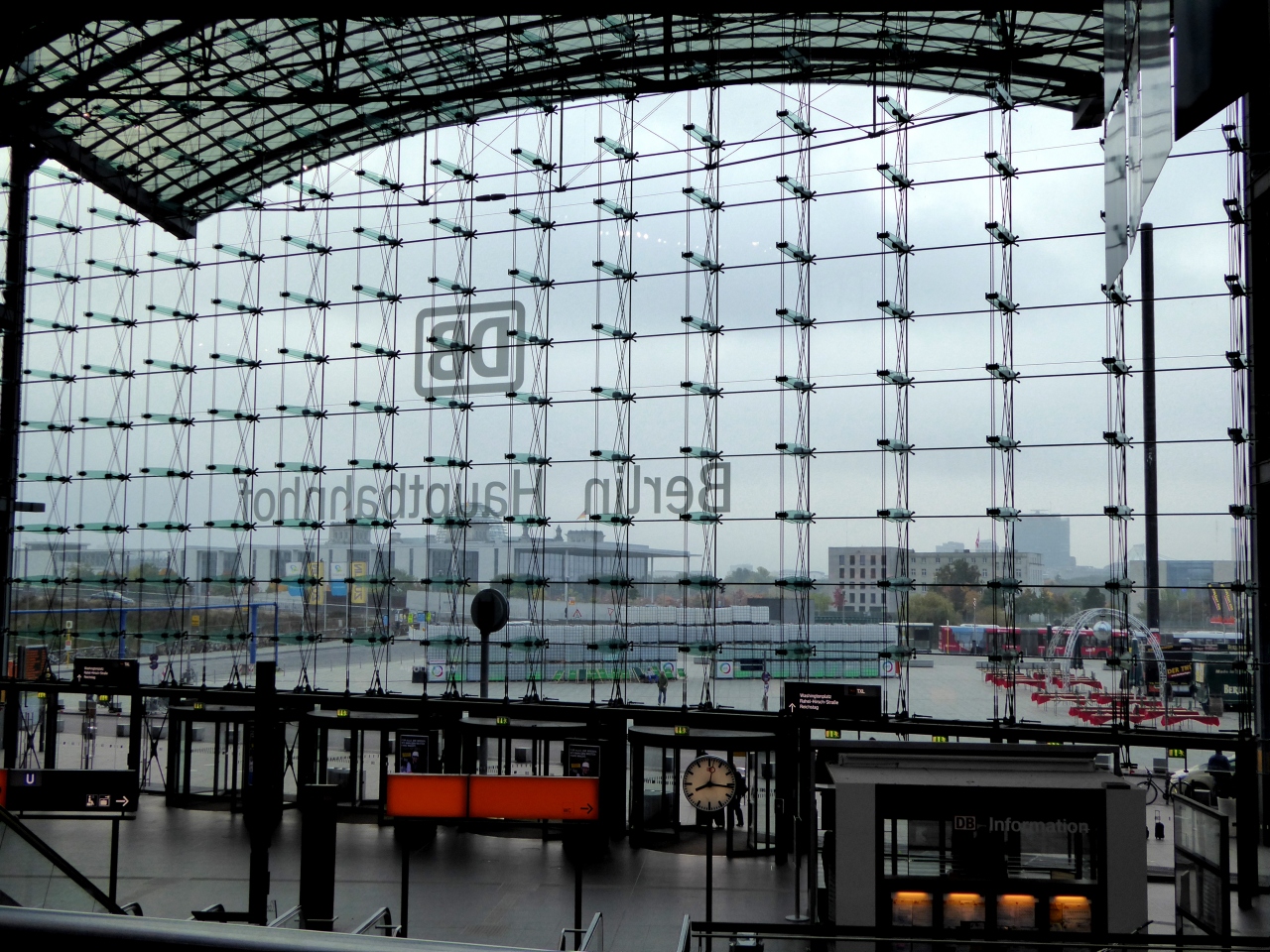 ウィーンからベルリンへ国際列車の旅 ベルリン中央駅 ベルリン ドイツ の旅行記 ブログ By Frau Himmelさん フォートラベル