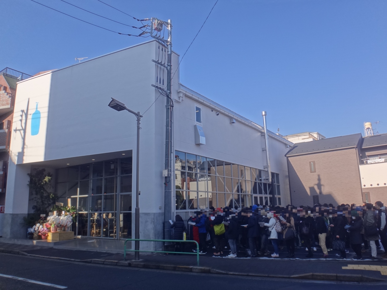 サンフランシスコ発のカフェ ブルーボトルコーヒー のオープン日に行ってきました 初の海外進出として15年2月6日にオープンした日本1号店の ブルーボトルコーヒー 清澄白河ロースタリー カフェ のご紹介編 両国 東京 の旅行記 ブログ By リンリンベルベルさん