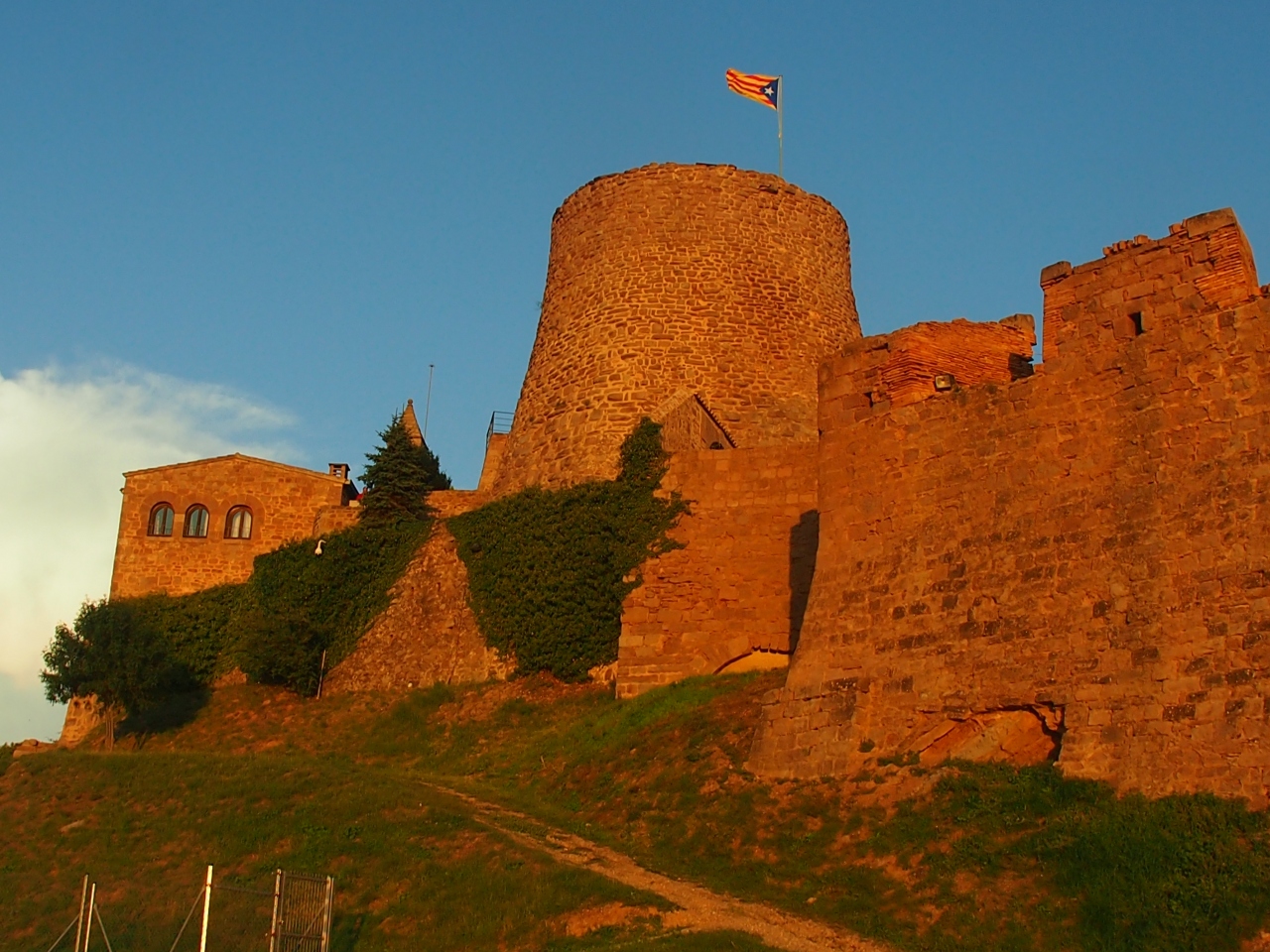 レンタカーでめぐるカタルーニャ Parador De Cardona カタルーニャ地方 スペイン の旅行記 ブログ By Raicoさん フォートラベル