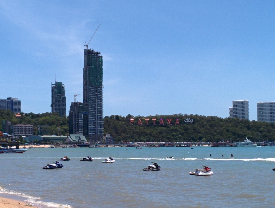 Summer Trip In Thailand 27歳の元テレビっ子がパタヤビーチへようこそ されてみた 旅立ち編 パタヤ タイ の旅行記 ブログ By エイジスさん フォートラベル