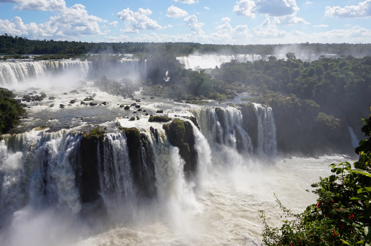 ブラジル側とアルゼンチン側からイグアスの滝を見る イグアスの滝周辺 ブラジル の旅行記 ブログ By Youさん フォートラベル ブラジル側とアルゼンチン側からイグアスの滝を見る イグアスの滝周辺 ブラジル の旅行記 ブログ By Youさん フォートラベル