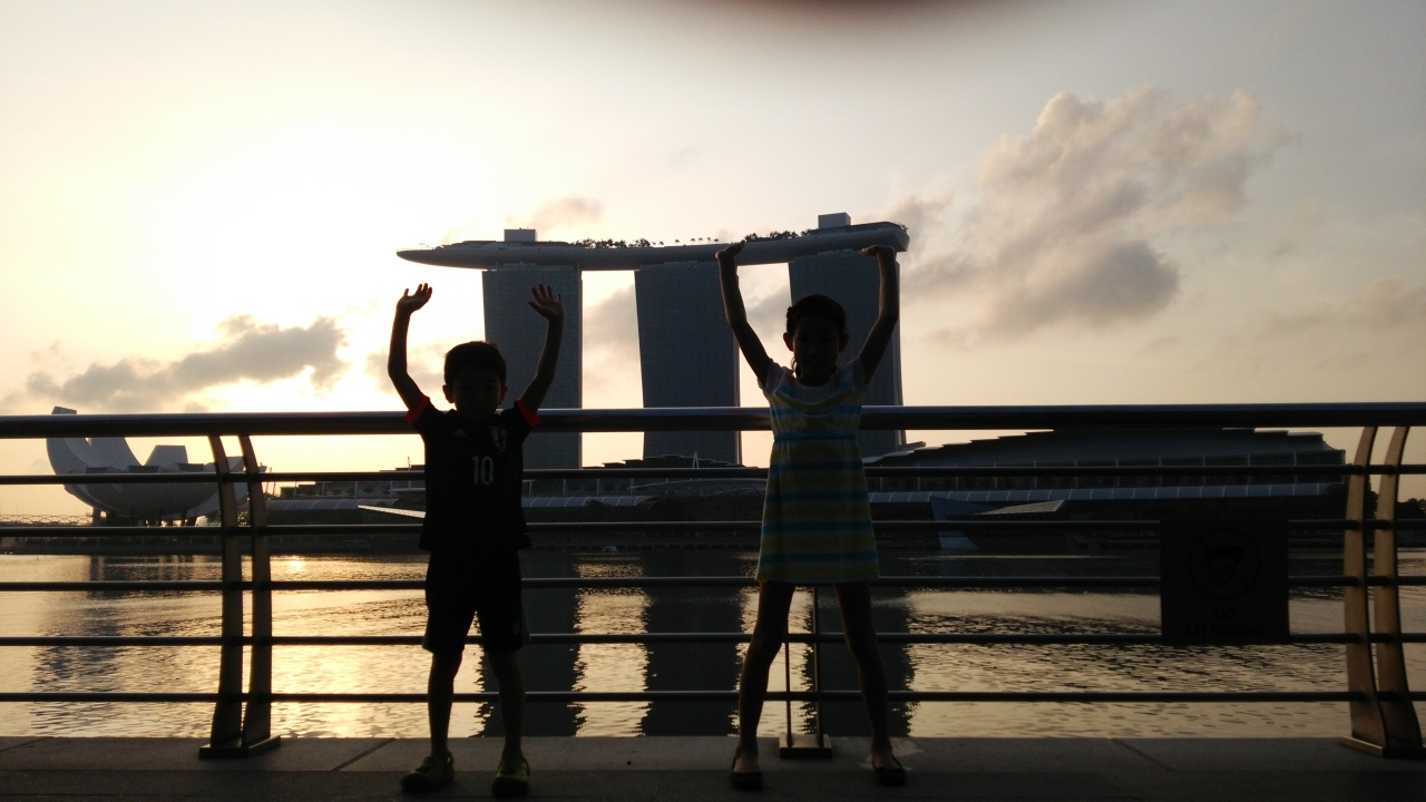 母子3人シンガポール旅 1日目 フラートンホテルとマーライオン公園へ シンガポール シンガポール の旅行記 ブログ By アユミさん フォートラベル 母子3人シンガポール旅 1日目 フラートンホテルとマーライオン公園へ シンガポール シンガポール の旅行記 ブログ By アユミさん フォートラベル