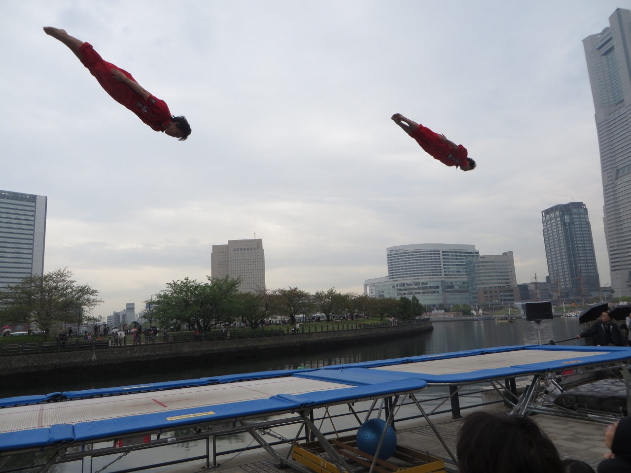 ヨコハマ大道芸15 と 第2回宇都宮餃子祭り In Yokohama 2 横浜 神奈川県 の旅行記 ブログ By じょーさん フォートラベル ヨコハマ大道芸15 と 第2回宇都宮餃子祭り In Yokohama 2 横浜 神奈川県 の旅行記 ブログ By じょーさん フォートラベル