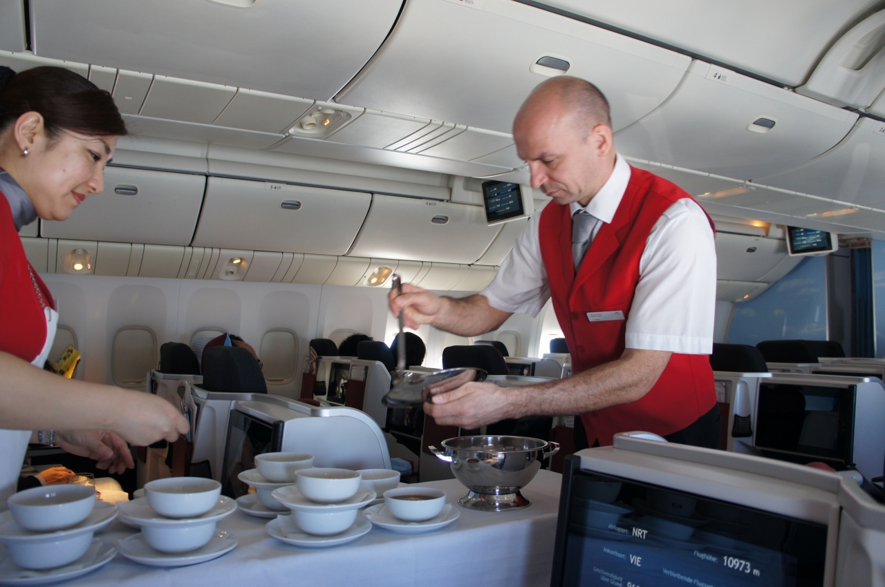 人生初のヨーロッパ 食事がおいしいと評判のオーストリア航空ビジネスクラスでウィーンまで ウィーン オーストリア の旅行記 ブログ By さじたろーさん フォートラベル