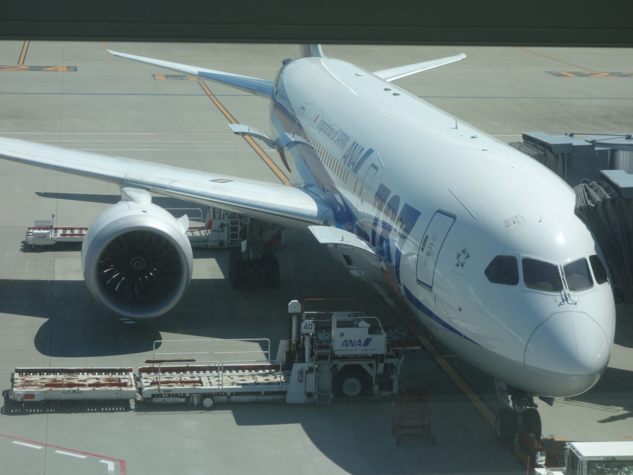 Boeing 787 8 に乗りました 羽田発パリ便 Ana Nh215 の５月からの使用機材です 羽田 東京 の旅行記 ブログ By Nomonomoさん フォートラベル