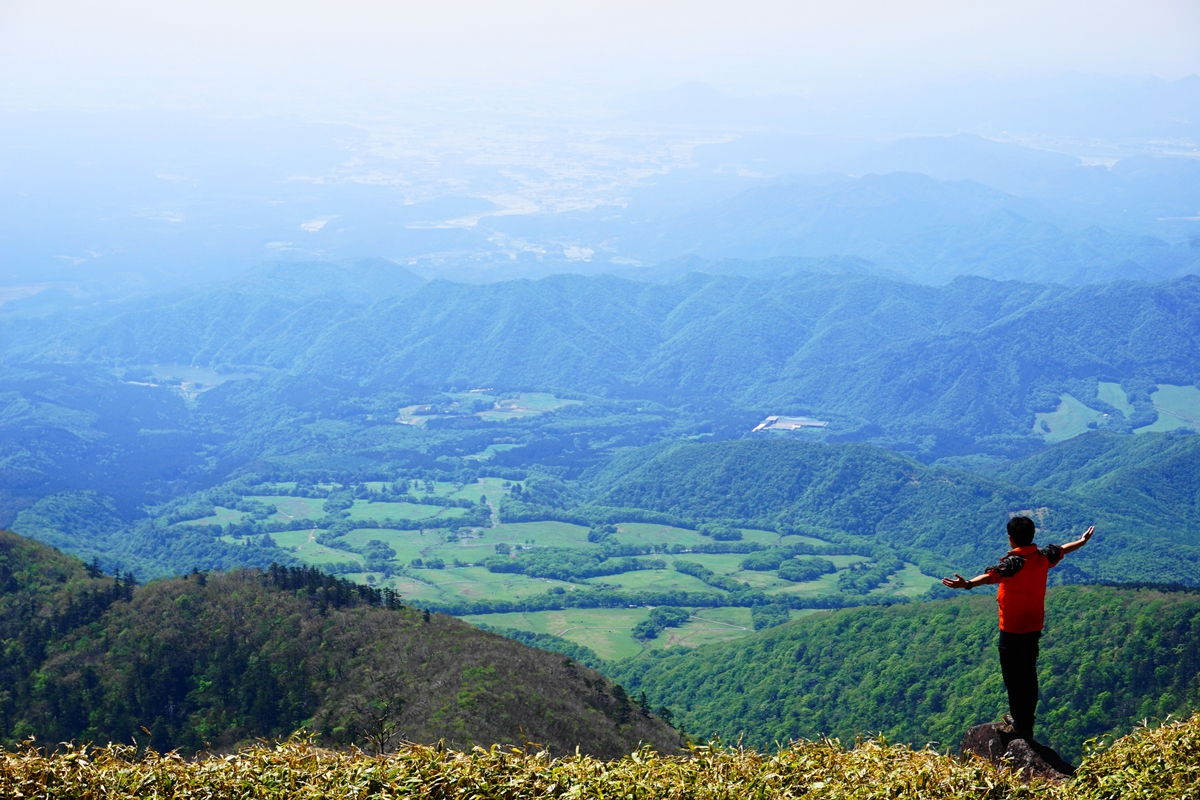 高原山（釈迦ヶ岳）　シロヤシオとツツジ観賞